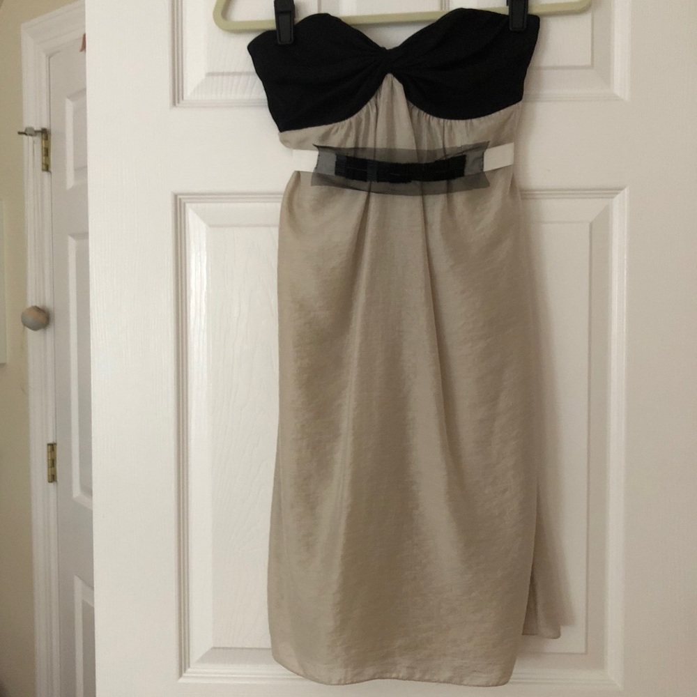 Vera Wang 💫 Strapless Sweetheart Neckline Dress